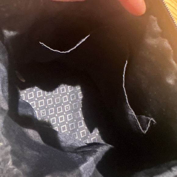 VERA BRADLEY NWT - bucket crossbody - Picture 5 of 9